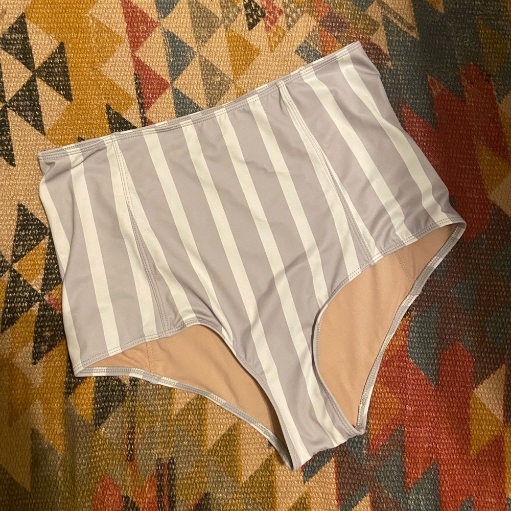Kortni Jean highwaisted bottoms